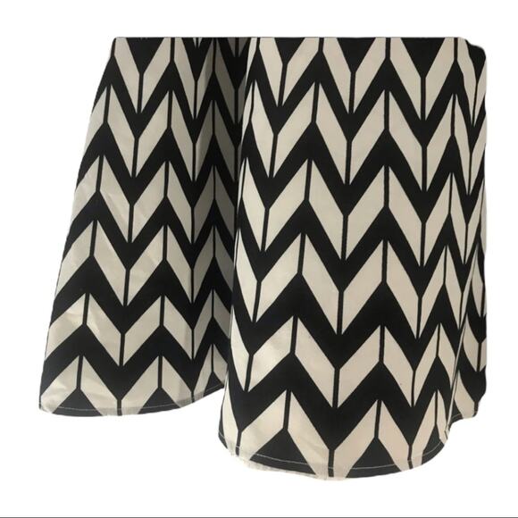 WORTHINGTON Black Wh print Circle Skirt with Grosgrain ribbon at waist 6 - Picture 6 of 10